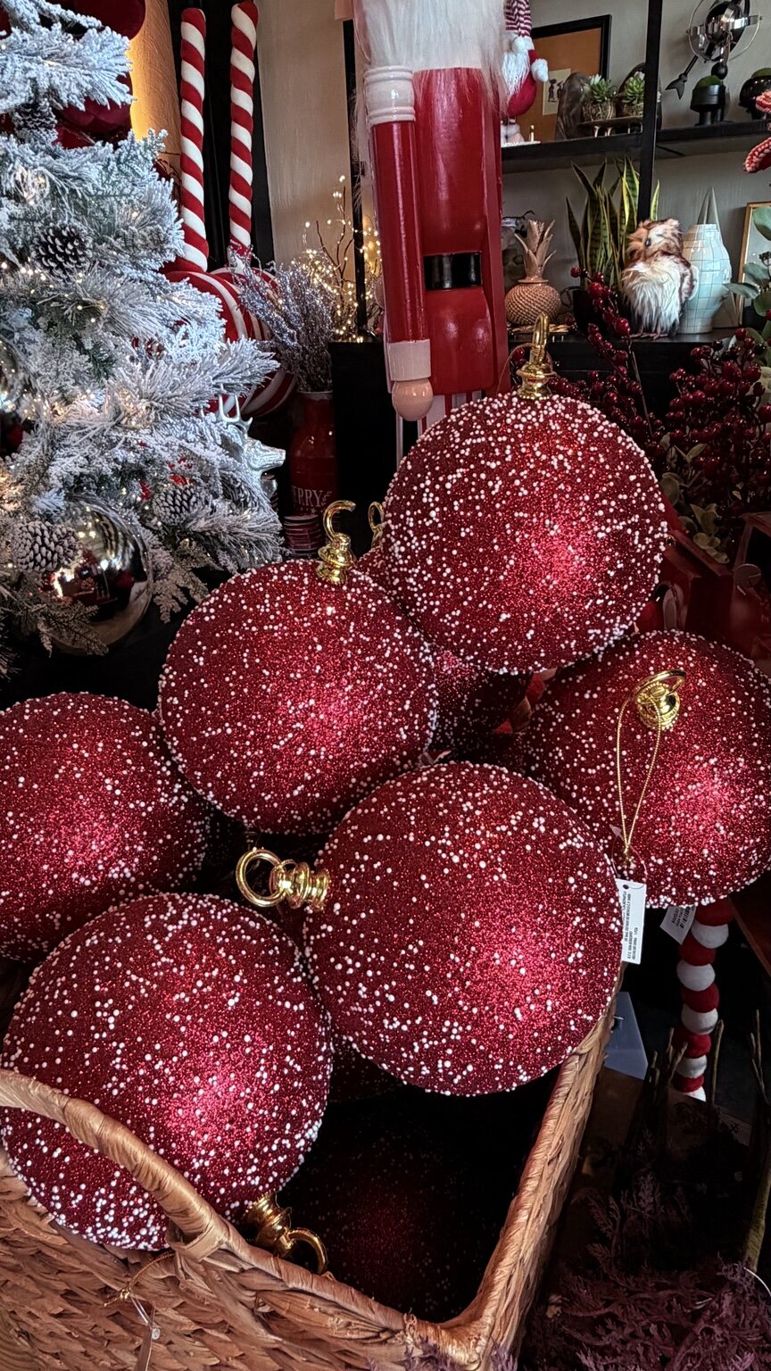 Esferas y ornamentos navideños de Saison